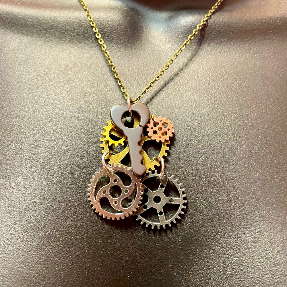 New Steampunk Key Gears Necklace